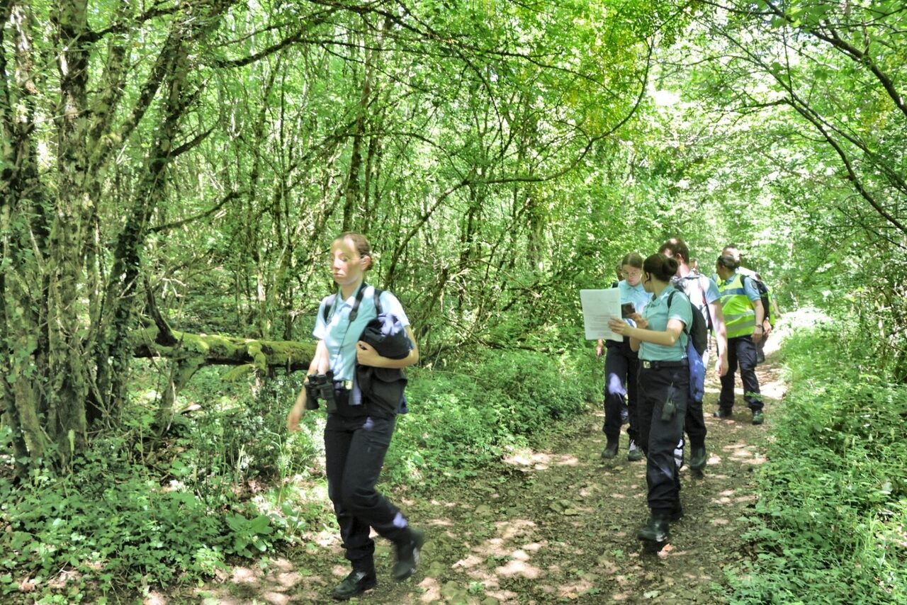 Cadets en marche par le chemin des Moines vers la Roche d'Aujoux